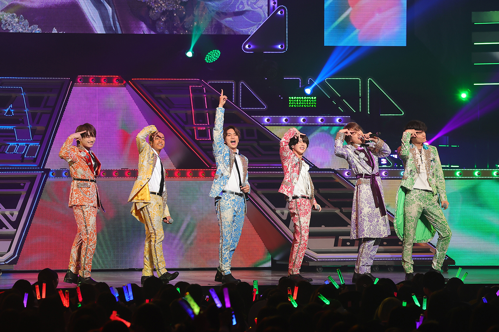 関西ジャニーズJr.「Aぇ!group」グループ初全国ツアーの東京公演 8000人の前で全22曲熱唱!
