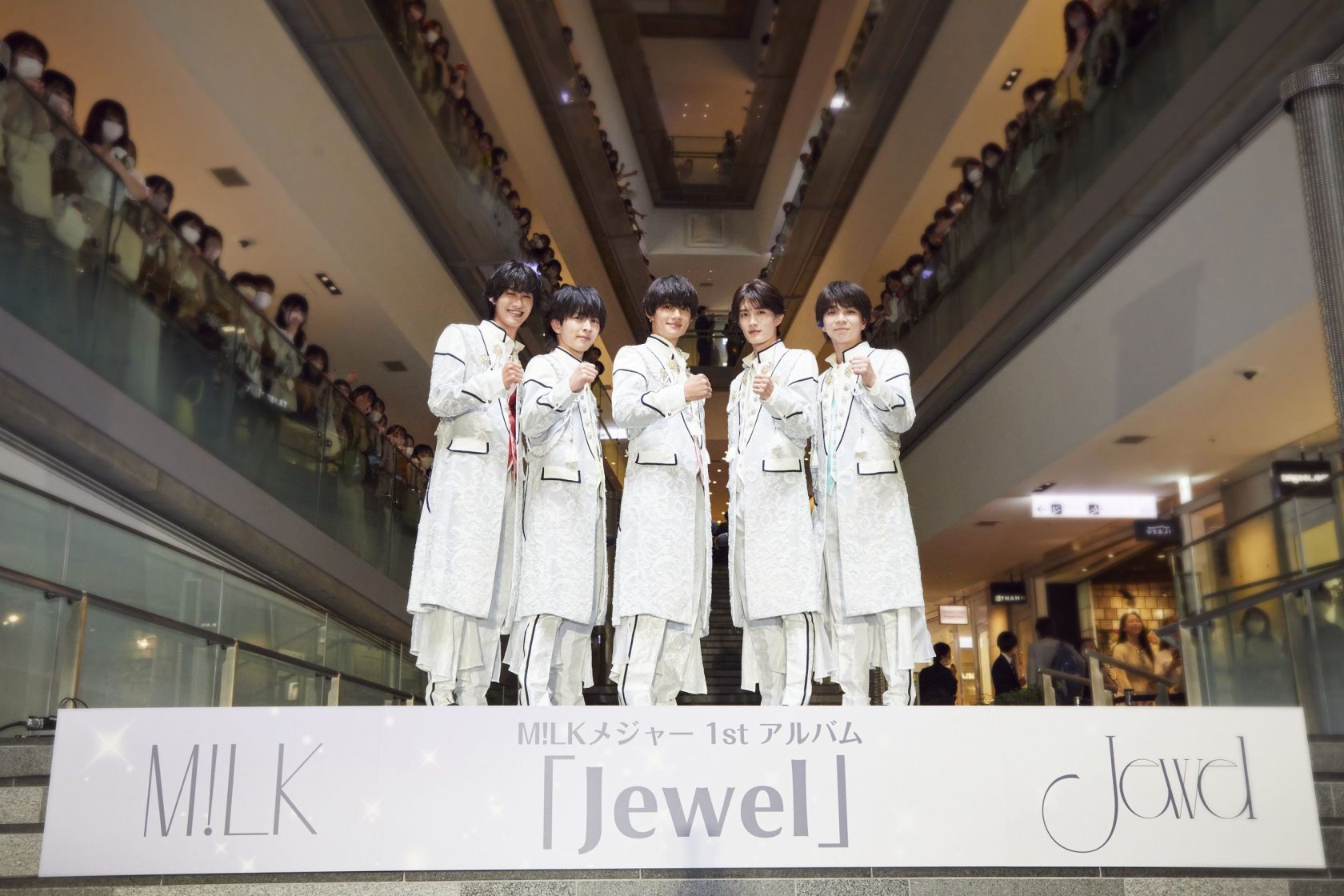 M!LK　メジャー1stアルバム「Jewel」発売記念イベント開催！純白タキシード姿で2500人魅了