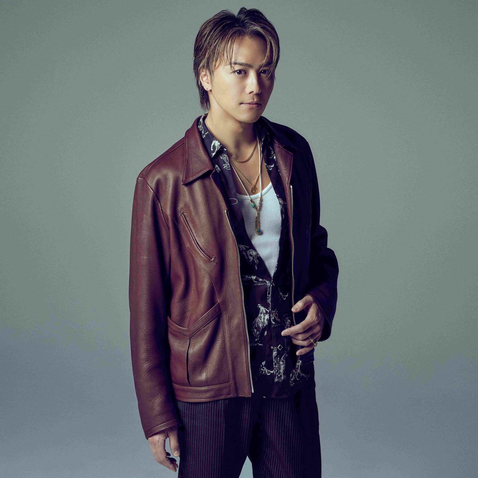 TAKAHIROが新曲「Unconditional」のMV公開　断崖絶壁で歌唱する姿も