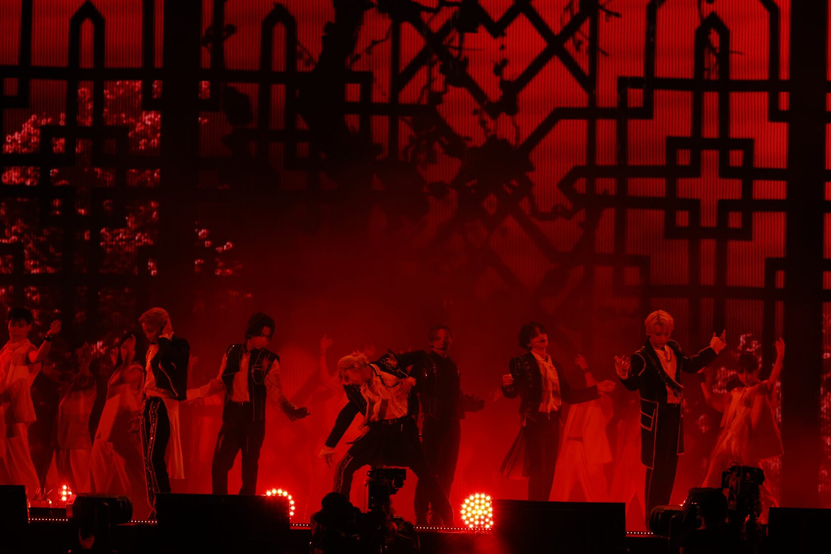 グループ公演を行った「NCT」（左から）「WayV」ヤンヤン、ヘンドリー、テン、クン、シャオジュン、ウィンウィン