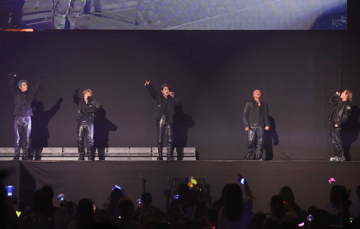 ＜2024　ENA　K　POP　UP　CHART　SHOW　IN　JAPAN＞パフォーマンスを披露するMA55IVE　THE　RAMPAGE（撮影・藤山　由理）