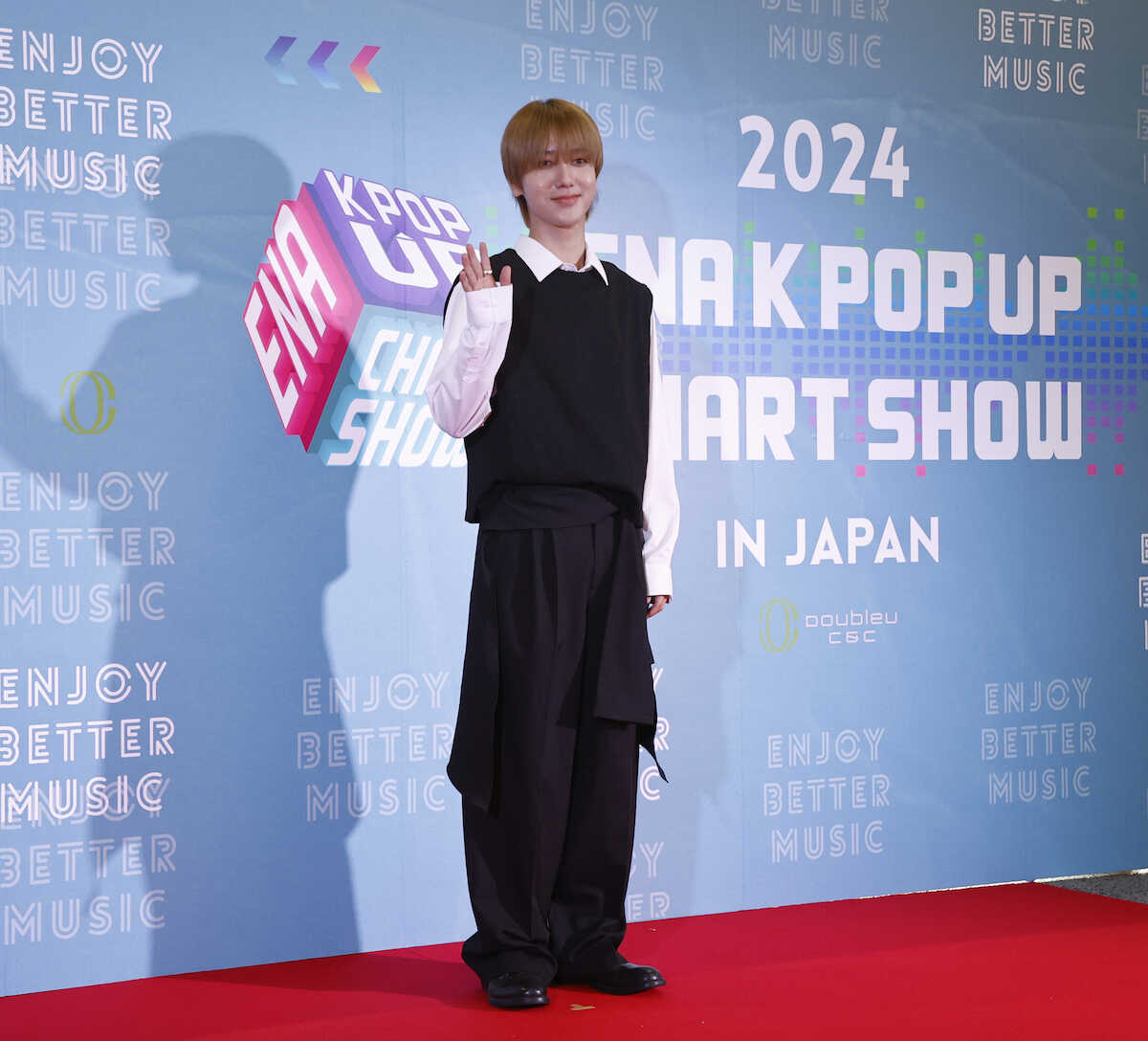 ＜2024　ENA　K　POP　UP　CHART　SHOW　IN　JAPAN＞レッドカーペットに登場したYUSUNG（撮影・五島　佑一郎）