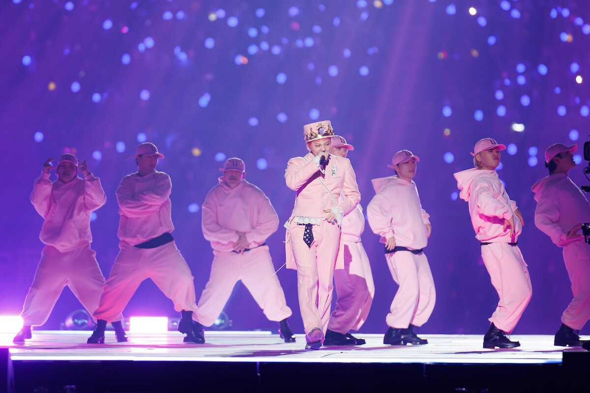 「2024 MAMA AWARDS JAPAN」でパフォーマンスするG-DRAGON(C)CJ ENM Co., Ltd, All Rights Reserved