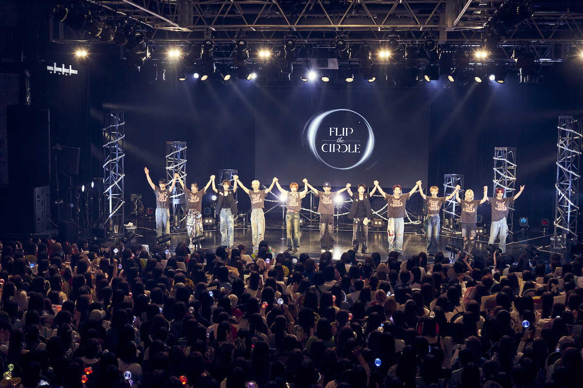 ファンコンツアー「FLIP THE CIRCLE」全公演を終えたINI(C)LAPONE Entertainment4