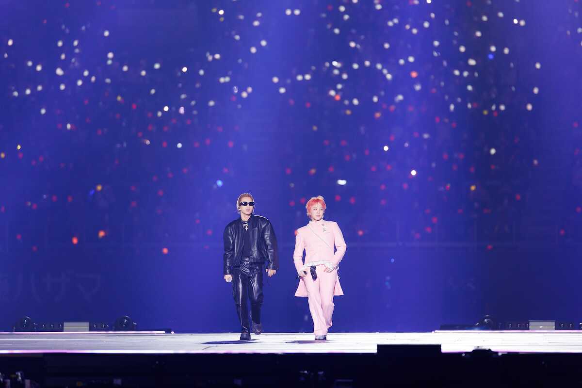 「2024 MAMA AWARDS JAPAN」でパフォーマンスするG-DRAGON。ステージにBIGBANGのSOLも登場(C)CJ ENM Co., Ltd, All Rights Reserved