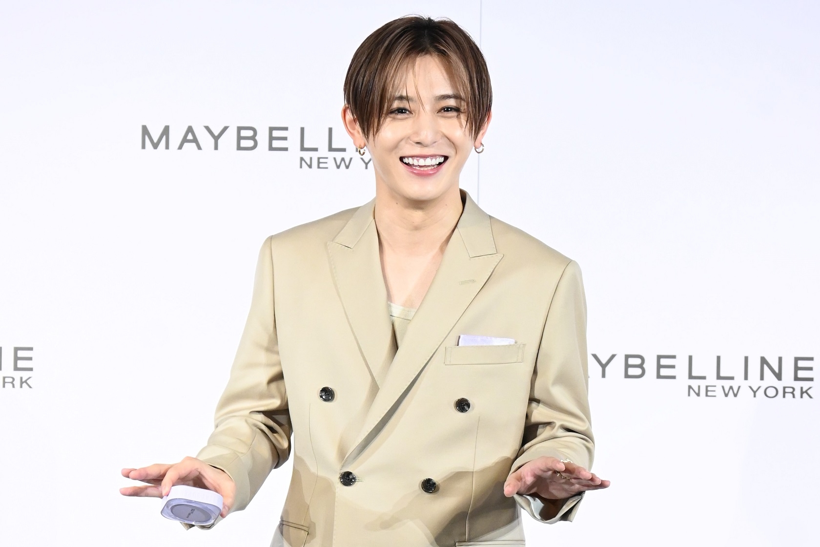 Hey!Say!JUMP 山田涼介、来月スタートのソロツアーでも「使っていきたい」 薄塗りでもメーク落ちない新製品への信頼厚く