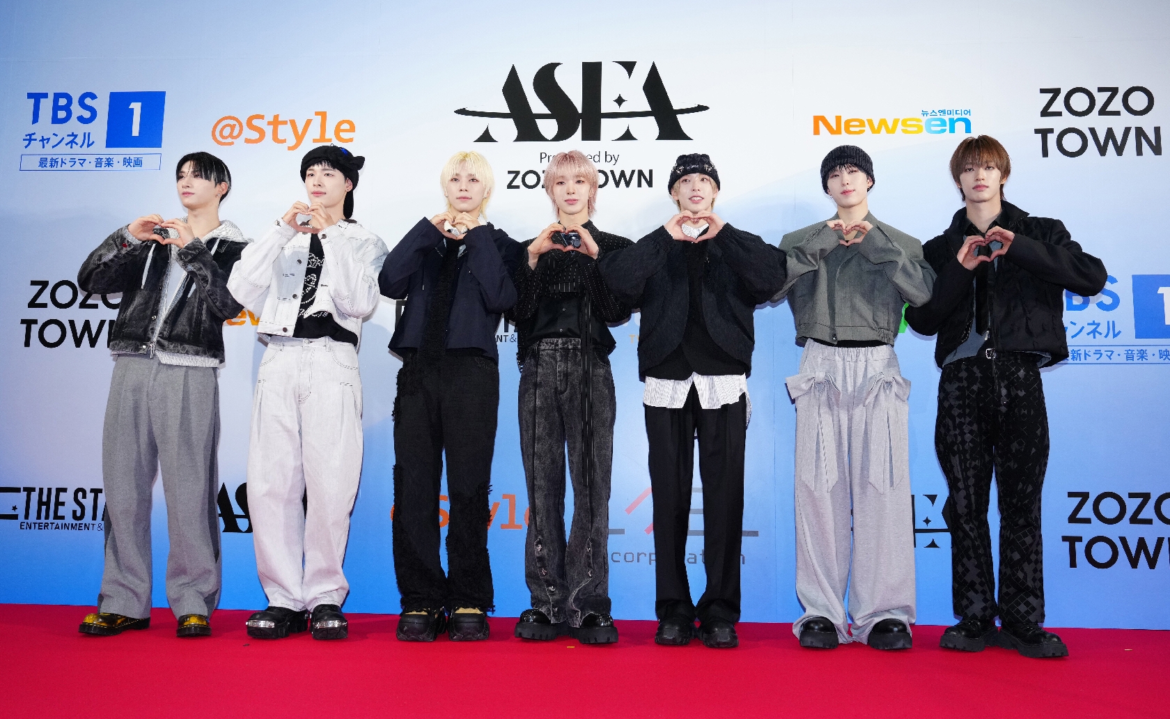 NEXZ 「特別なステージを準備した」「ASIA STAR ENTERTAINER AWARDS 2025」レッドカーペットでパフォーマンスをアピール!
