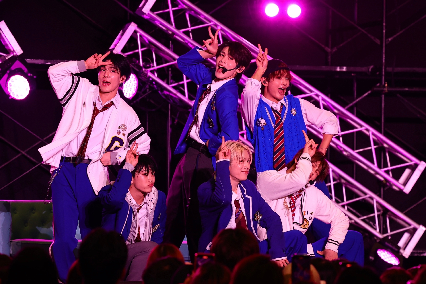 DXTEEN3曲披露 谷口「最強やー!」<KCON初日>