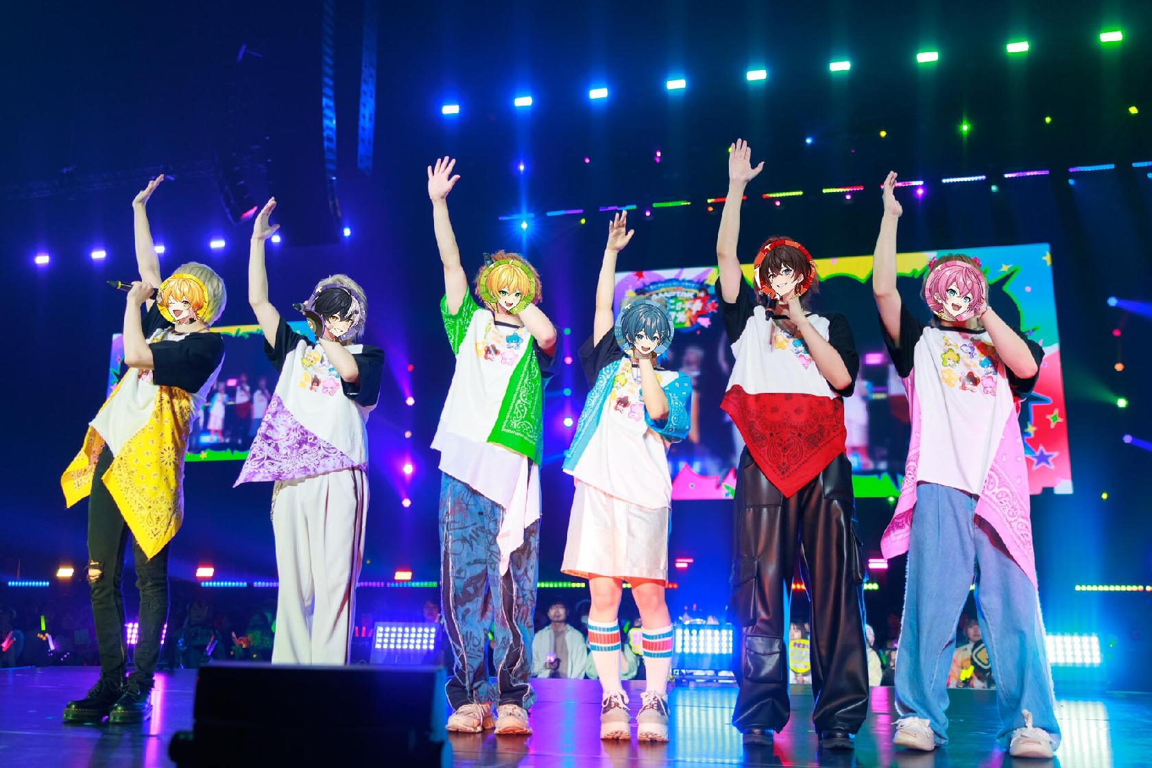 AMPTAKxCOLORS、すとぷりに追いつけ追い越せ!結成3年、初アルバム発売記念ライブでファンと描いた七色の虹