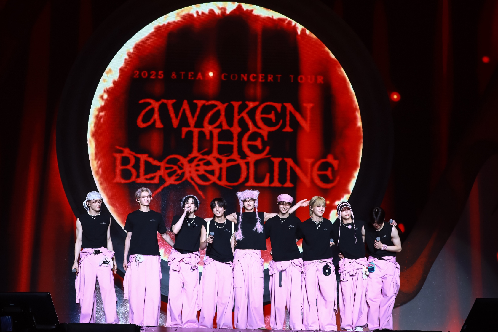 &TEAM、指先メッセージで「1314520」 アジアツアー台北公演で地元ファンに永遠の愛誓う