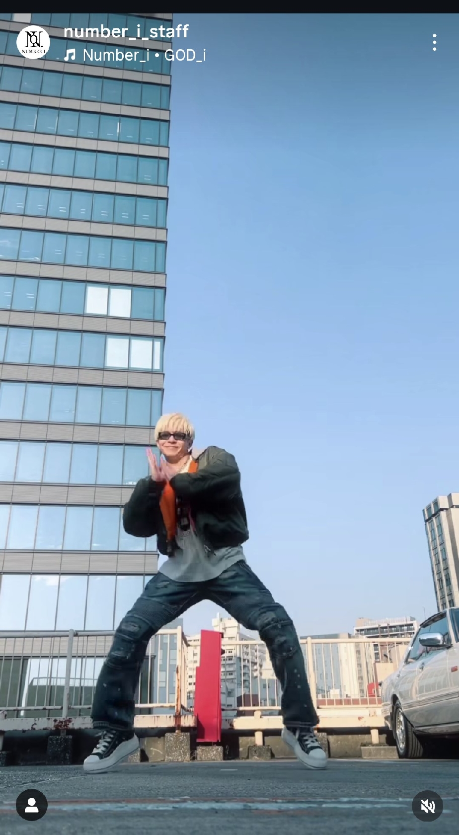 Number_i 岸優太、雲一つない青空背景に爽やかパフォーマンス!…だけでは終わらない最後の“一ネタ”にファン「やっぱり」