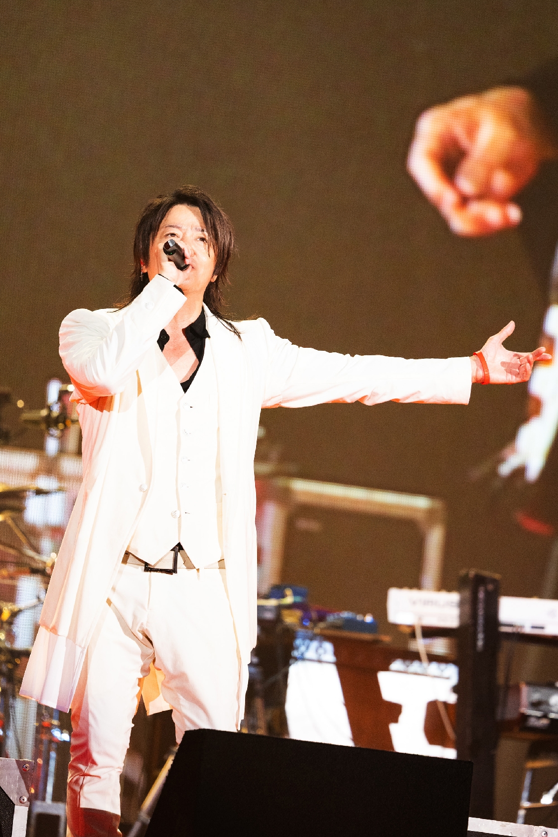 【TERU&hydeのMCほぼ全文】TERU「1つだけ、謝っても良いですか?」hyde「ただ事じゃない。TERUちゃん、さすが」