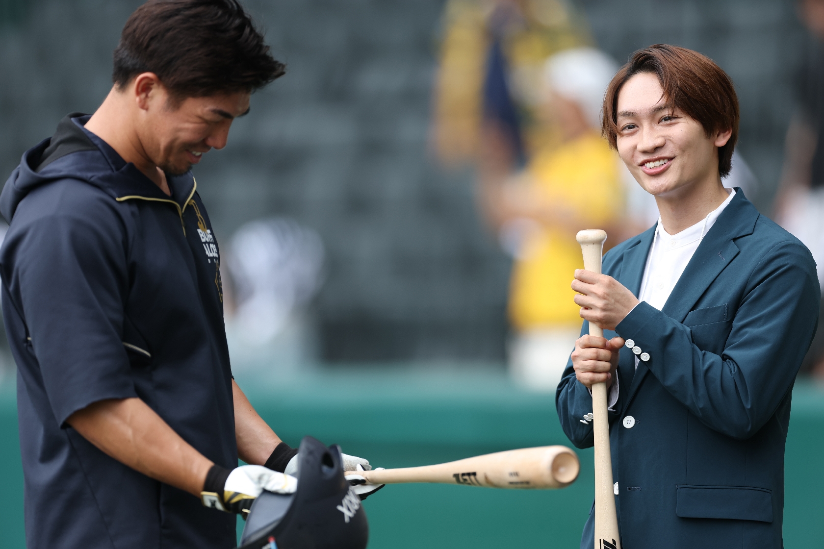 なにわ男子・藤原丈一郎「推しと一緒に試合見ながら話すことができるなんて…」 関西ダービーで“共演”実現し感極まる