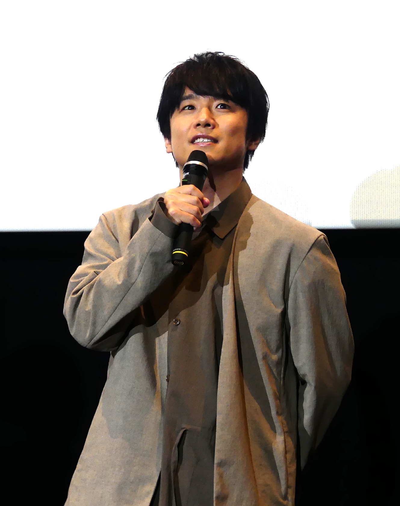 風間俊介 MEGUMIとのW主演映画「劇場版 それでも俺は、妻としたい」公開御礼舞台あいさつに登場