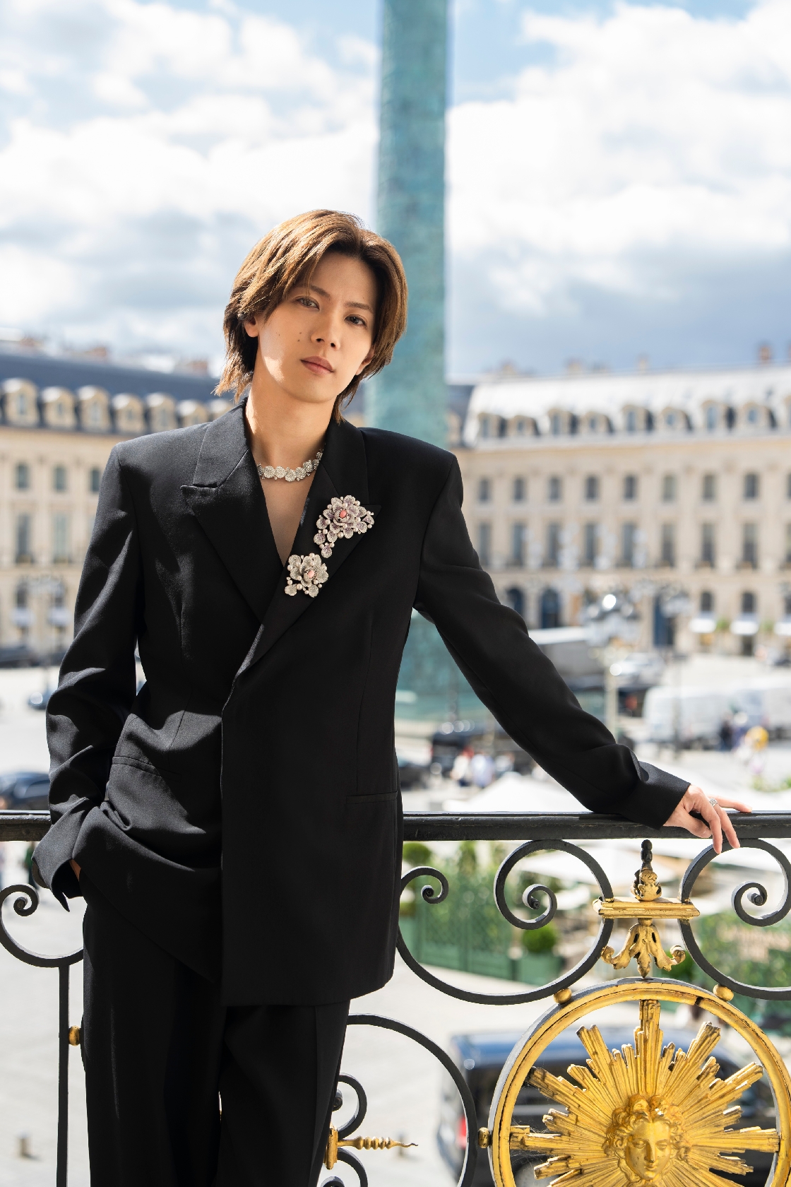 Number_i神宮寺勇太、ミキモト新作ジュエリーまといパリに再び降臨