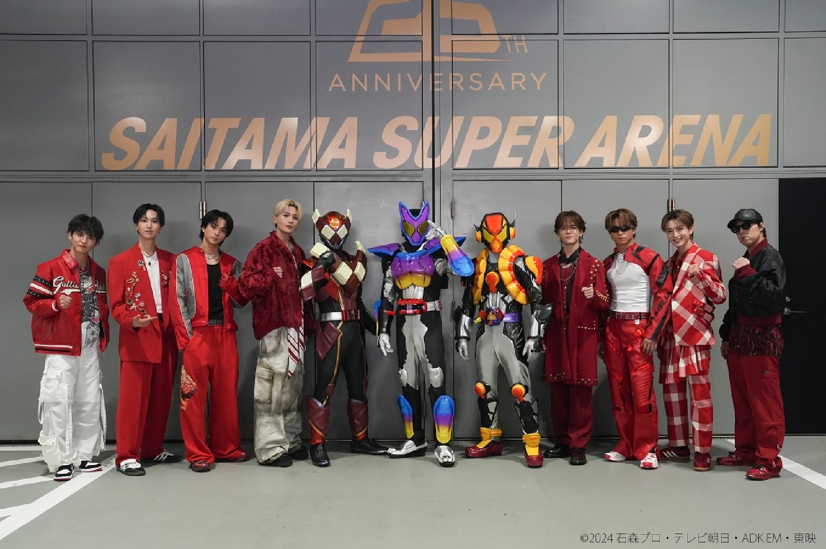 FANTASTICS グループ史上最大規模ライブで仮面ライダーとスペシャルコラボ