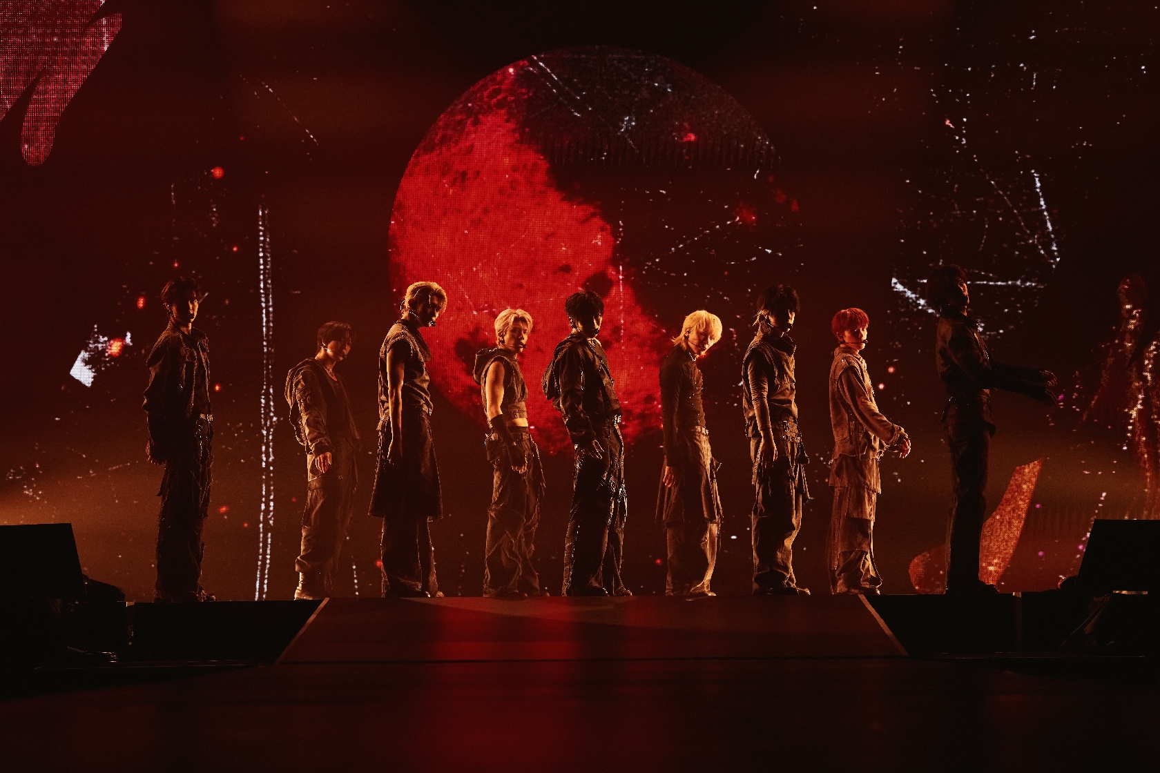 &TEAM、広東語で「愛しています」連発!9都市15公演で10万人動員の初アジアツアー、香港でド派手に締めくくった