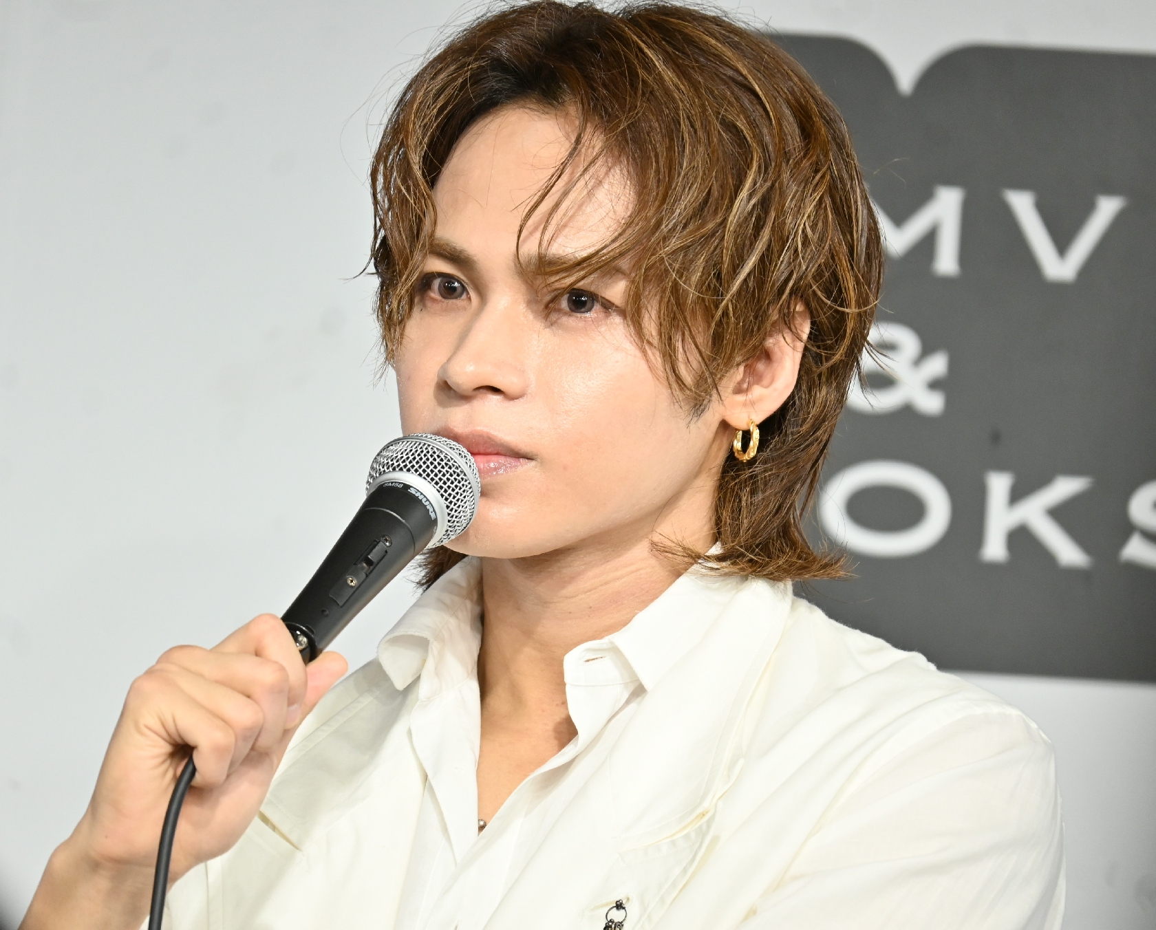 上田竜也「パソコンが苦手」「ぶっ壊したいくらい機械音痴だった」 初小説執筆すべてスマホだった理由が衝撃的すぎた!