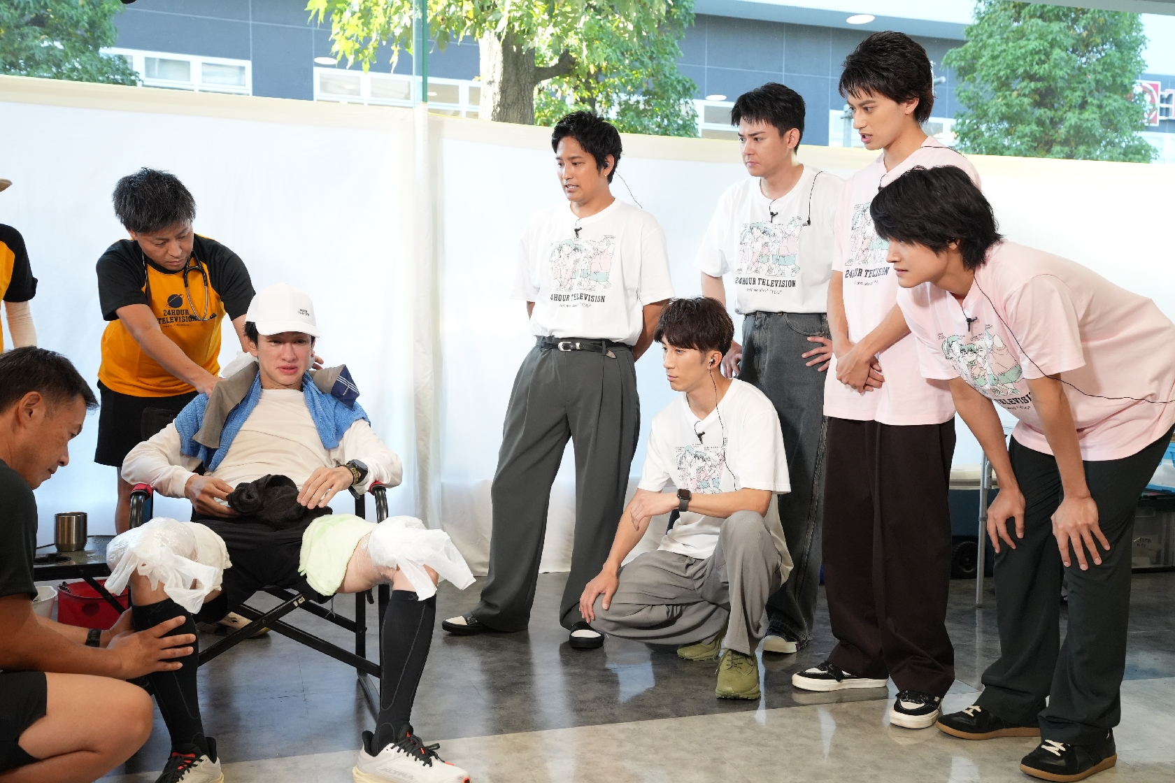 24時間ランナー横山裕の応援にWEST. Aぇ!groupら“横山組”の5人