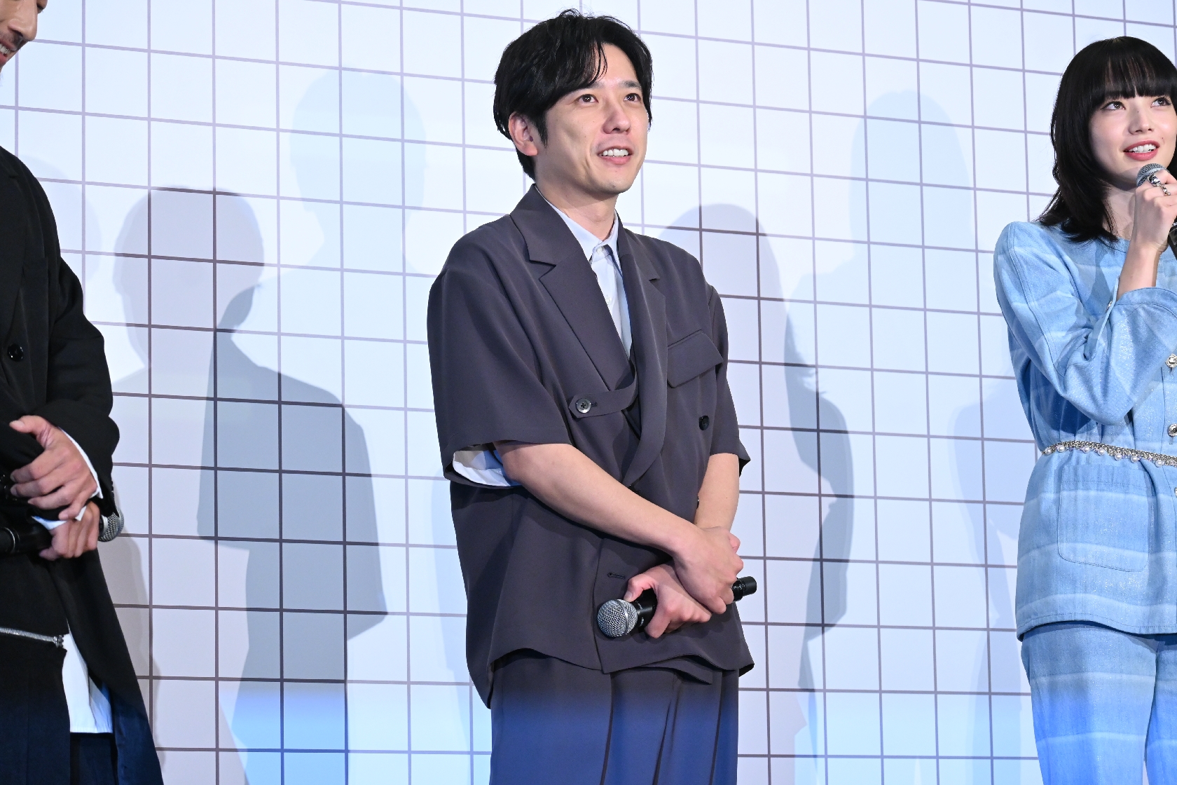 嵐・二宮和也、カンヌでの“投げキッス”の秘話明かす 映画「8番出口」初日舞台あいさつ