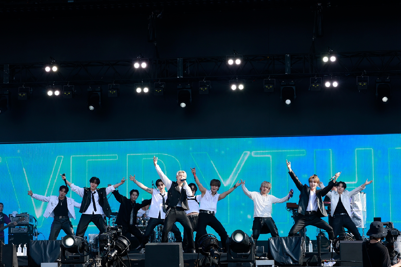 TREASURE 「a-nation」に初出演 発売前の新曲を世界初披露のサプライズも ファンの熱気も最高潮