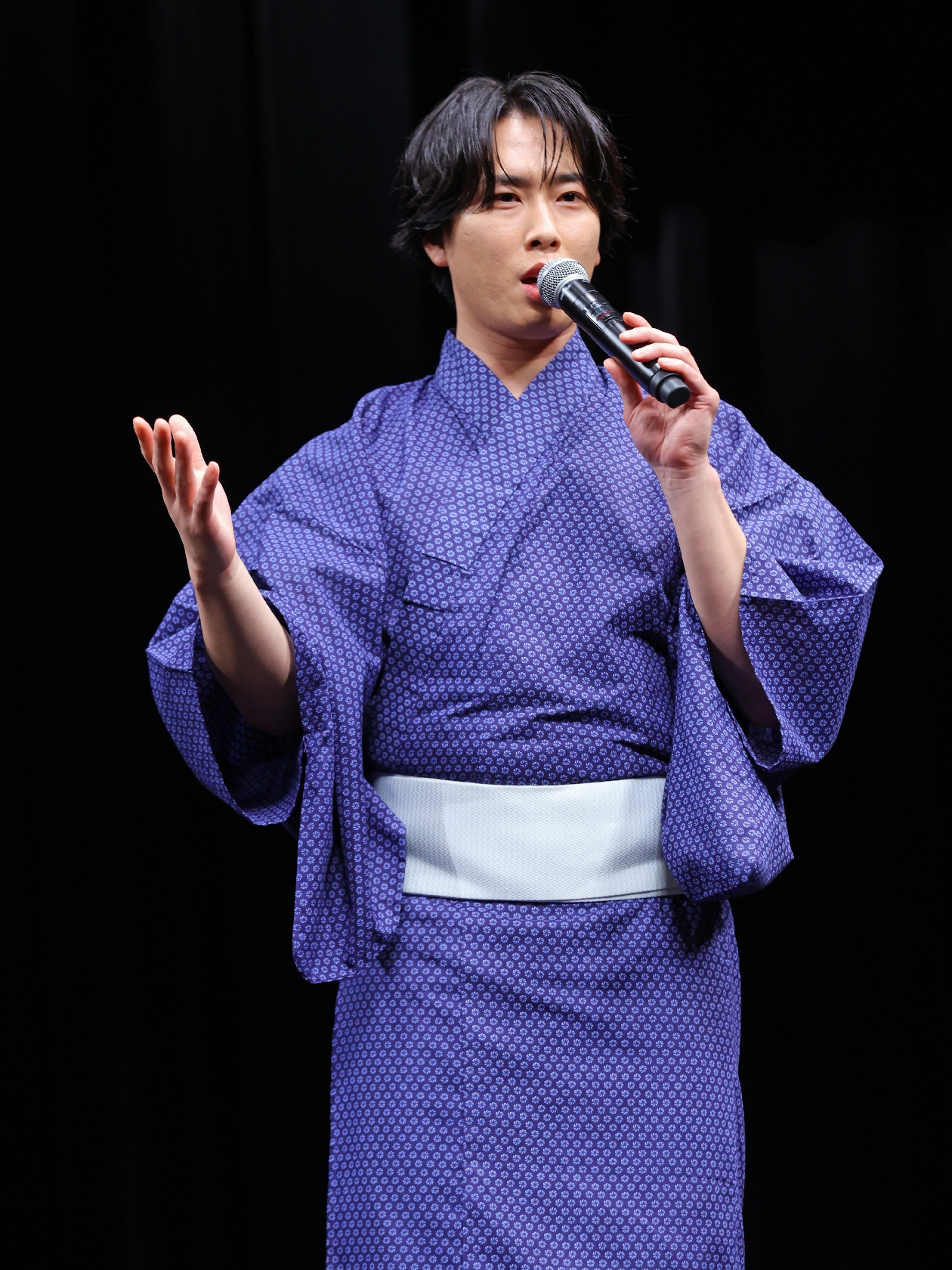 Snow Man 宮舘涼太「シャッターチャンスです」 気品漂う浴衣姿で登場、自らポーズ決めて大歓声浴びた
