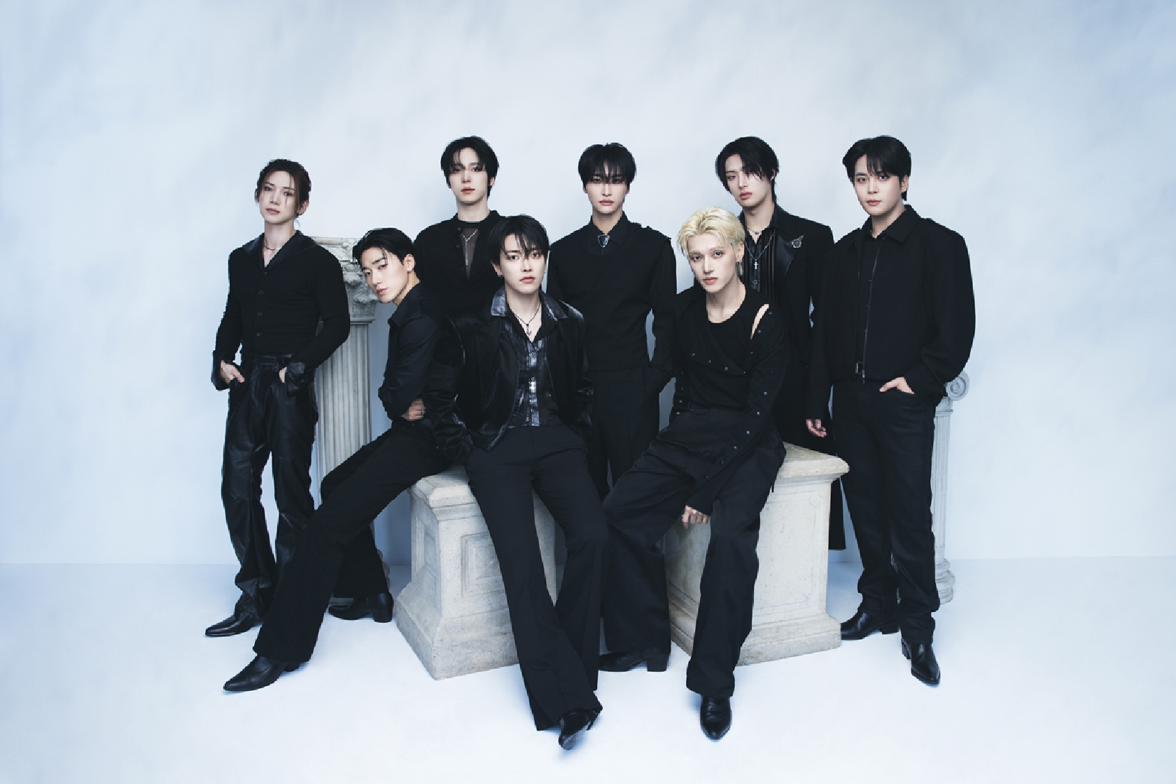 ATEEZ、最新アルバム「Ashes to Light」初登場1位!初週売り上げ自己最高更新で開催中の日本ツアーに弾み