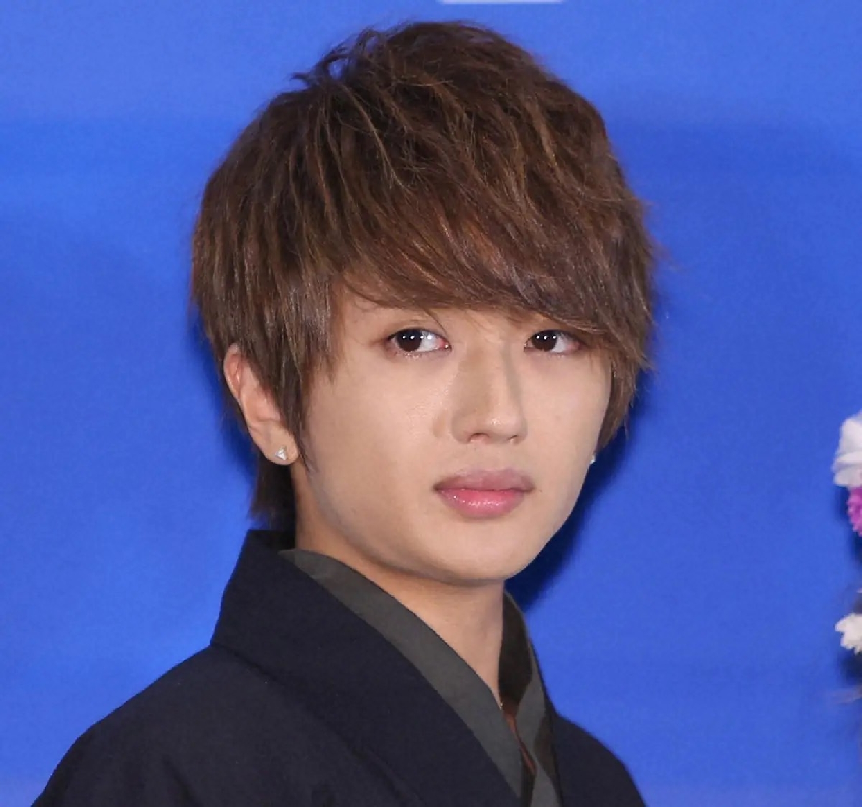 Nissy、3度目の声帯手術終えた現状を報告「一回でも咳すれば出血するので、食事するときも歯を磨くときも大変」 
