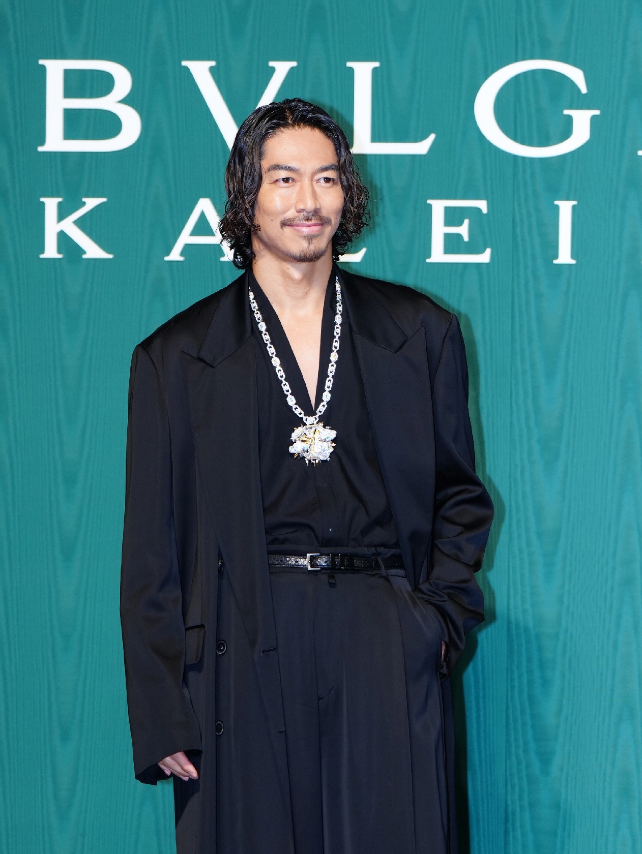 EXILE・AKIRAがブルガリの展覧会に来場「美の追究というものを感じた」