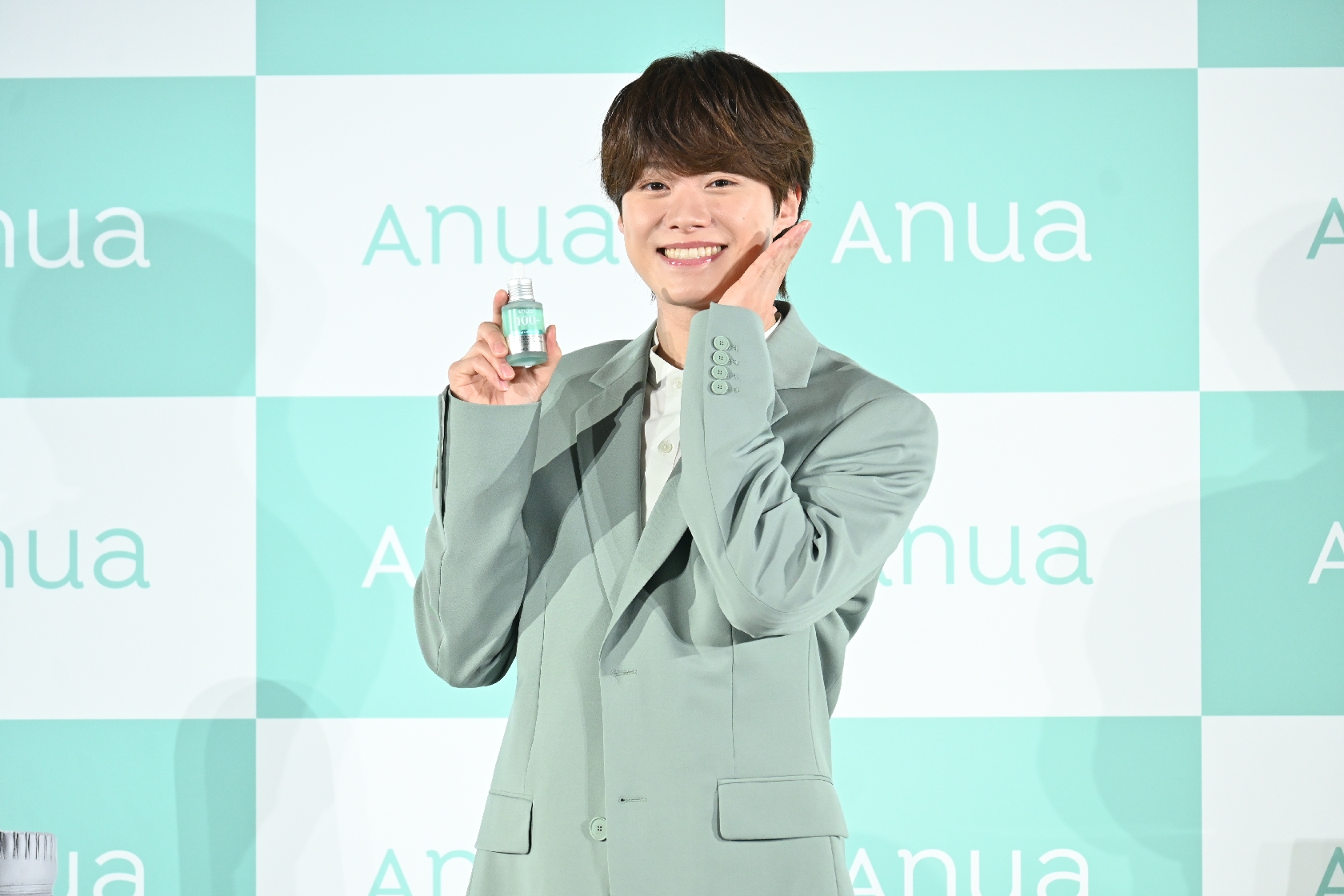 なにわ男子・大橋和也「ちょっと背伸びした感じで…」 韓国スキンケアブランドの新CMで初の“バーテンダー役”に挑戦!