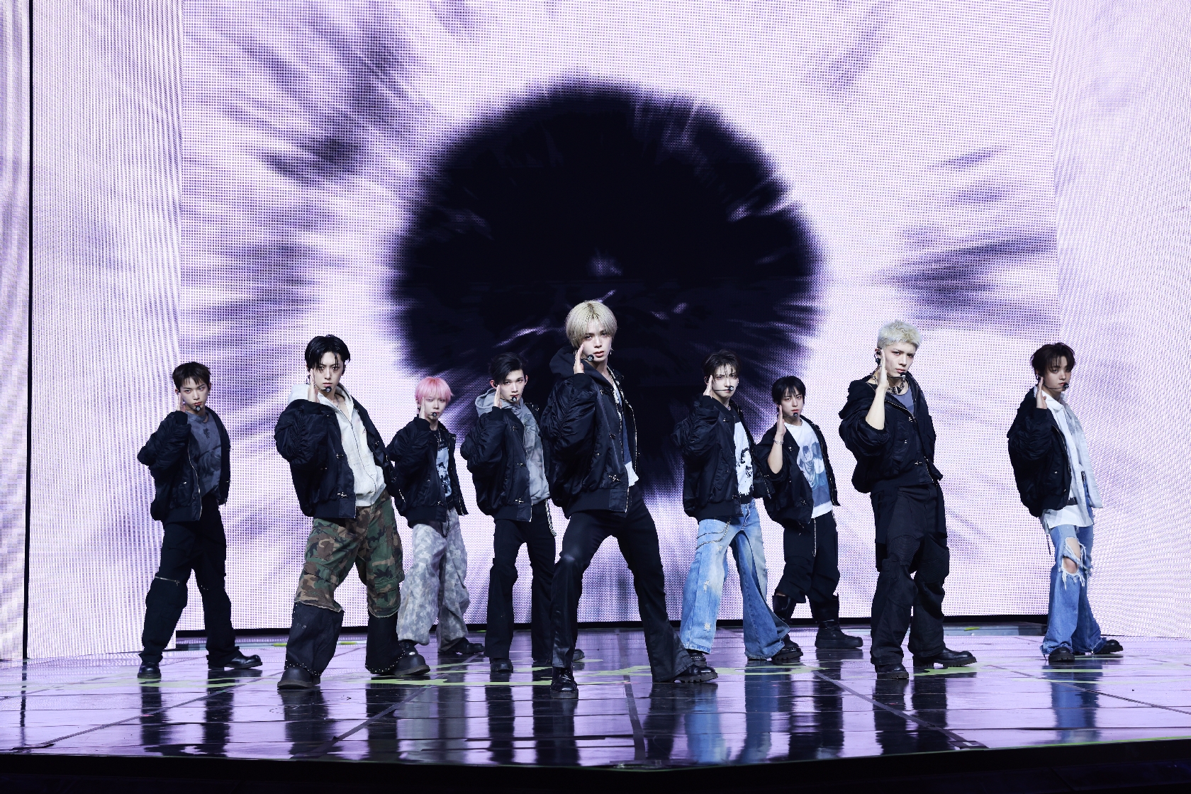 &TEAM、日本アーティスト史上初の快挙!ミニアルバム「Back to Life」の出荷が日韓両国でミリオン達成