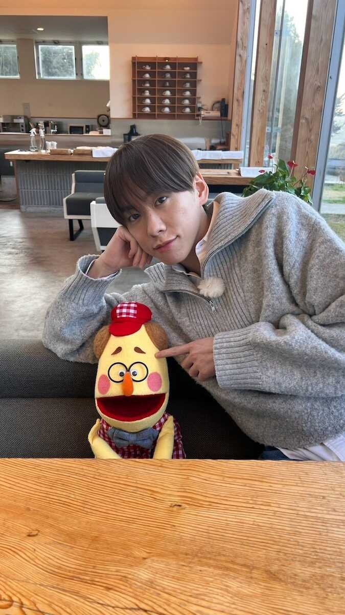 IMP.基俊介、武雄の大楠に「パワーえぐい!」 御朱印帳忘れのハプニングも強運で乗り切る