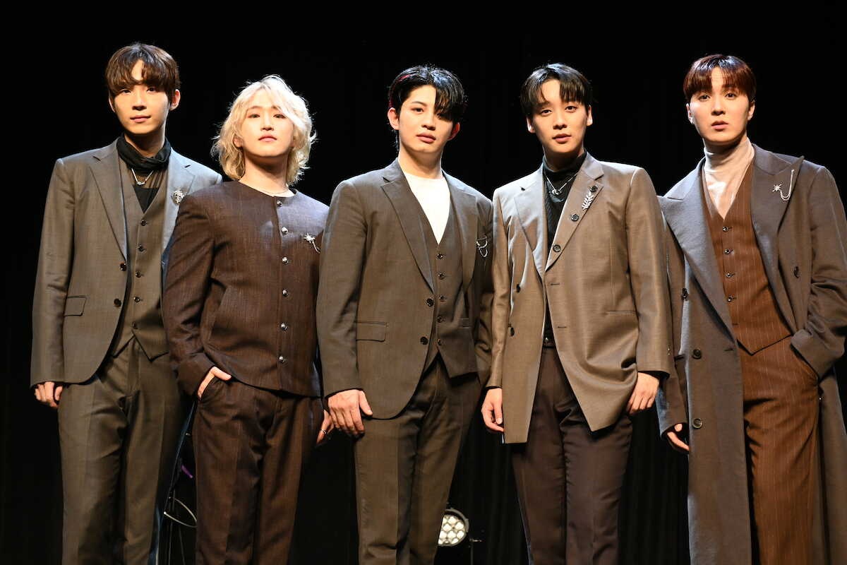 EPTS、12・6日本デビュー決定!経験者5人組がお披露目ライブで観客を魅了