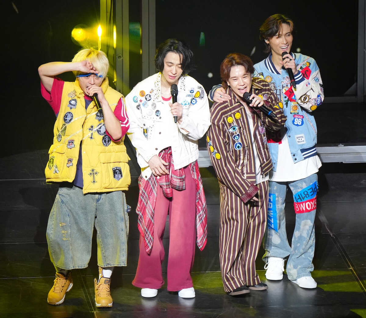 【A.B.C-Z一問一答②】ガラケー型ペンライトが話題!他グループファンもうらやむグッズに橋本良亮「気分が良い」