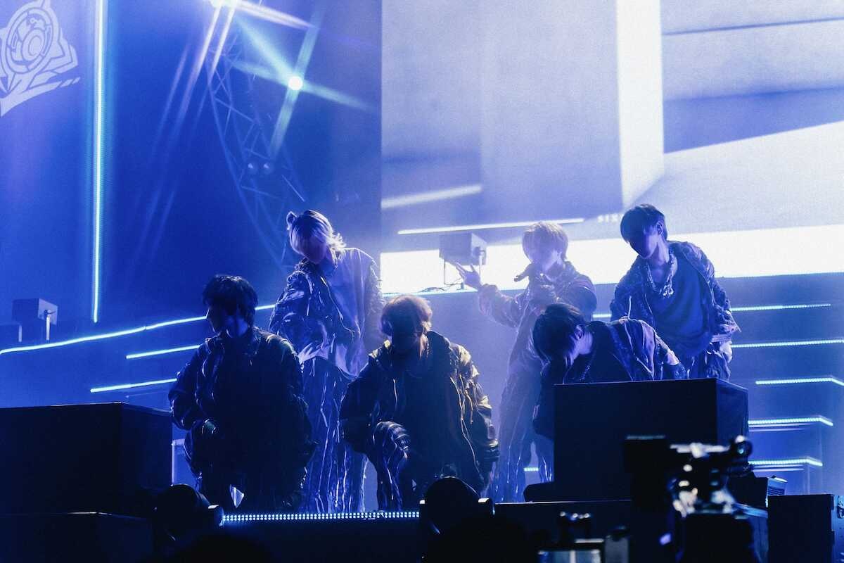 【シクフォニ①】魂の「3D」再現ライブ! LaLa arenaに炎噴き上げるド派手演出でファン魅了!