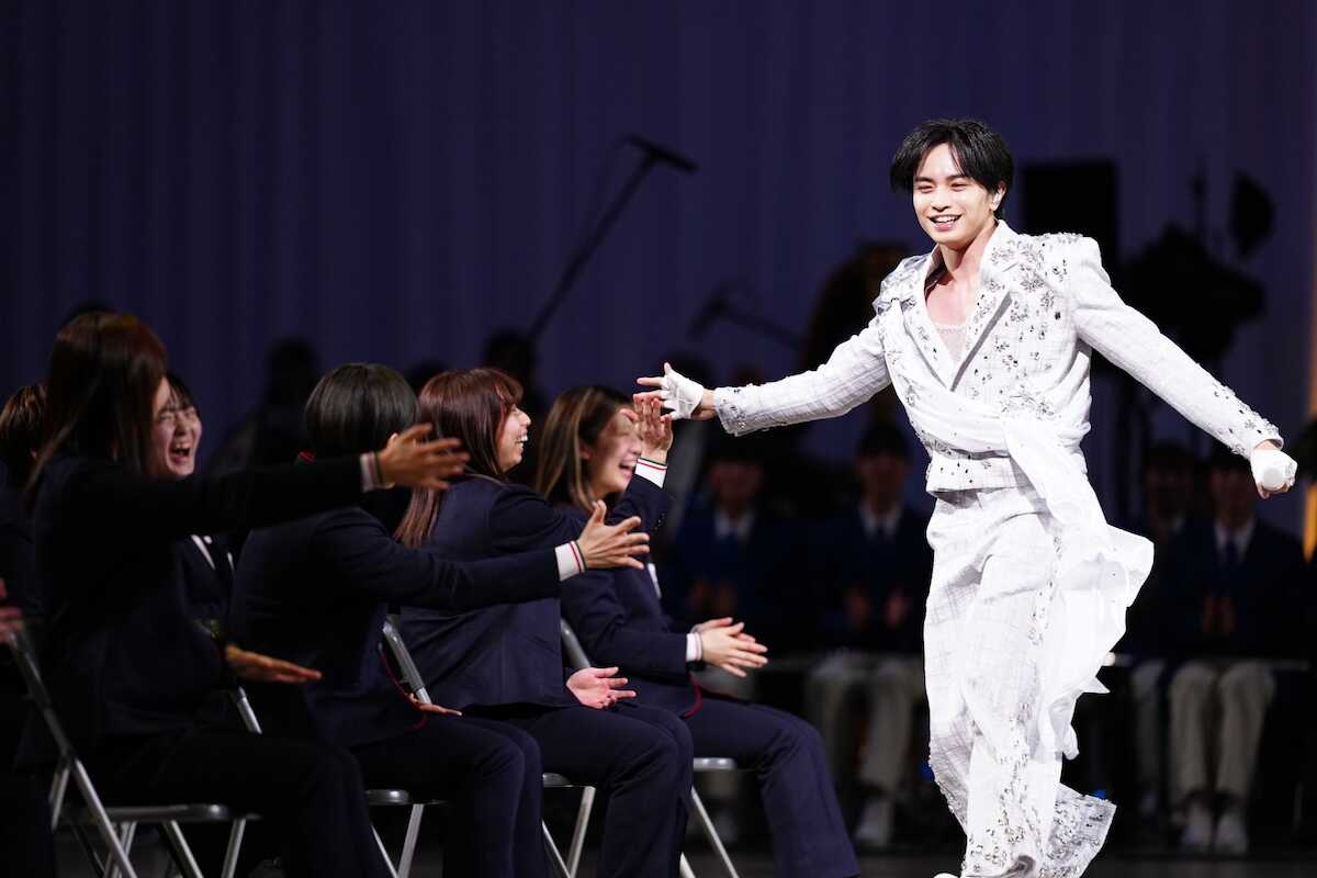 最強TEAM JAPANが中島健人と一つに!「結唱」パフォーマンスで坂本、鍵山ら冬の主役も大盛り上がり