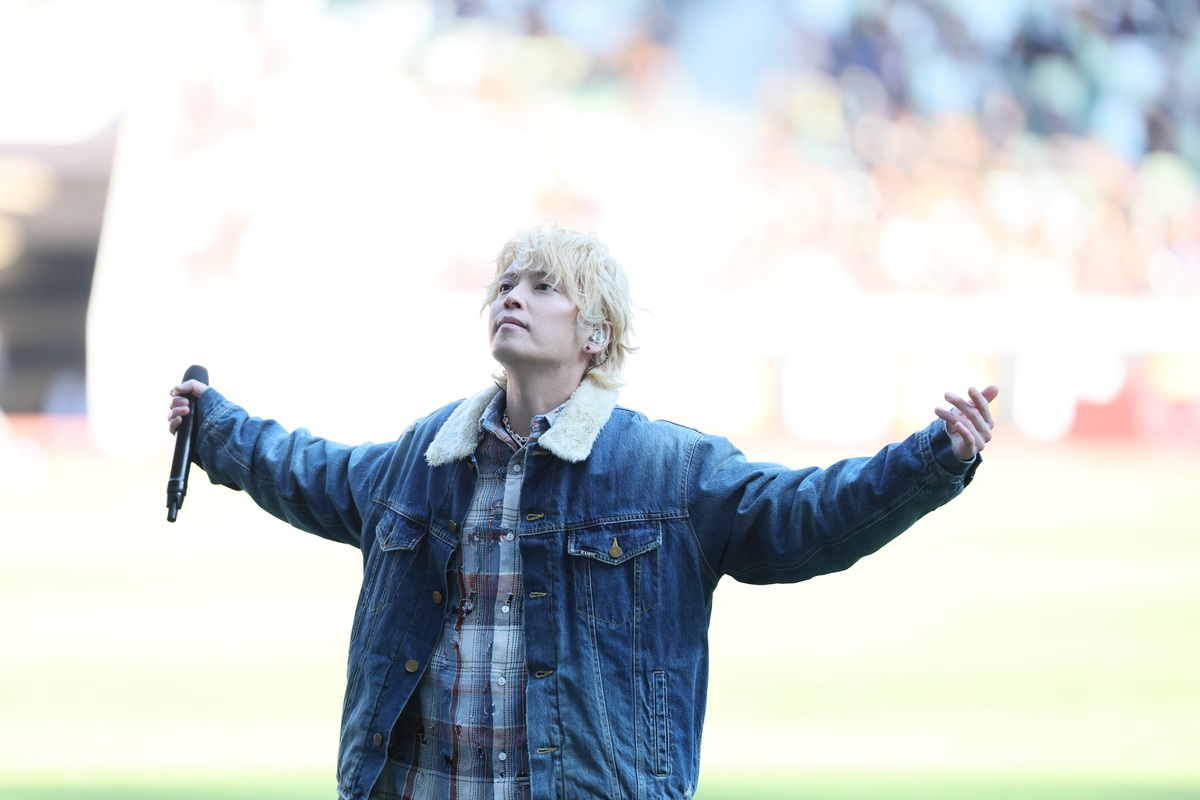 手越祐也、聖地・国立に降臨!自ら作詞の応援歌「未来へ」を熱唱 ネット上では「やっぱり上手い」と驚愕と称賛