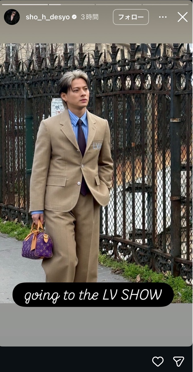 平野紫耀、パリの街に降臨!スーツ姿でルイ・ヴィトンのショーへ 圧倒的オーラ放つ