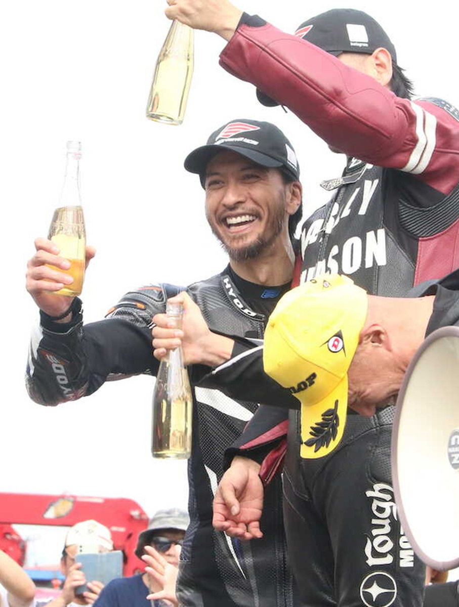 長瀬智也に“俳優復帰”報道、他の元TOKIOメンバーとの活動合流の可能性にも注目集まる