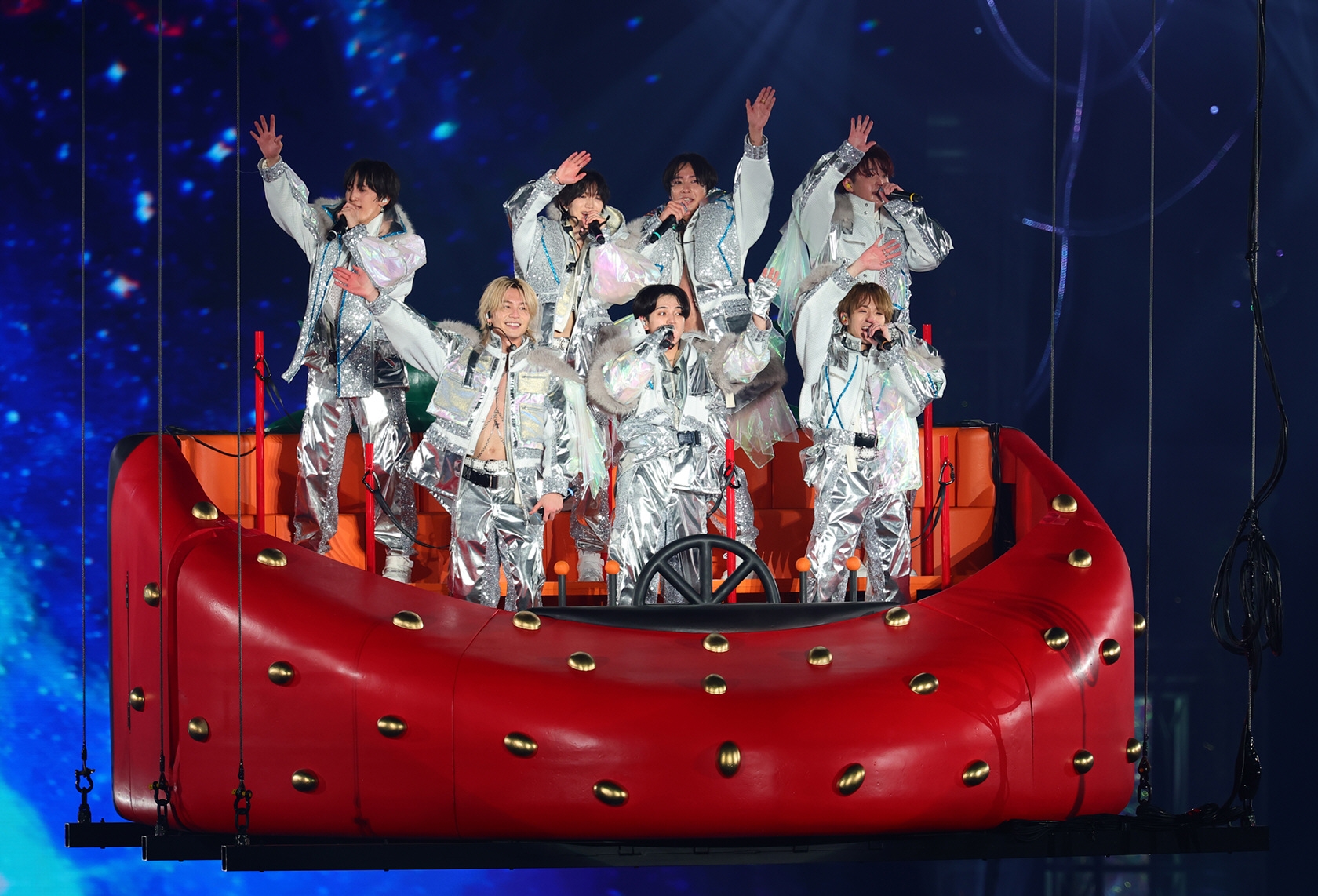 【Travis Japan一問一答①】ライブに「イチゴのタイムマシーン」登場!名前の「1028」はデビュー日の思い入れ