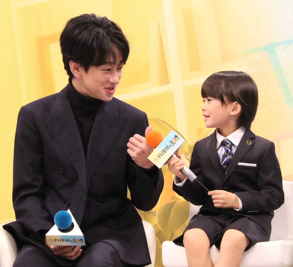 横山裕、親子入浴シーンで自身の幼少期を回想。水鉄砲の思い出を胸に、新米刑事兼パパとして新境地へ