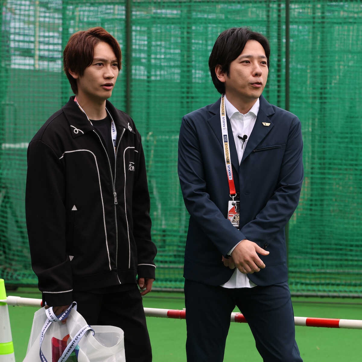 二宮和也&藤原丈一郎が侍ジャパンの事前合宿に来場!「スペシャルサポーター」大歓声受けブルペンへ