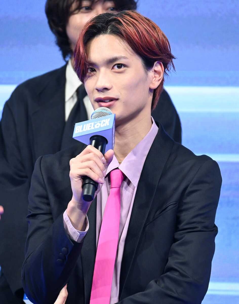 高橋恭平「財産になる作品」原作愛を熱弁 道枝駿佑&藤原丈一郎からのプレゼントに感謝