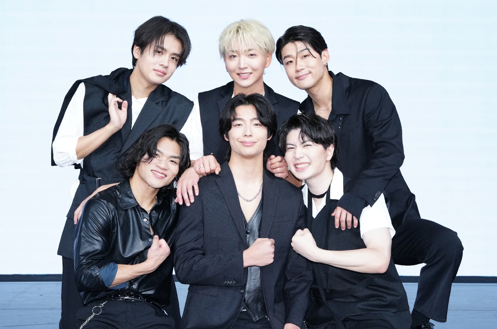 【└BHNX┘インタビュー①】メンバー全員がベンチプレス70キロ以上 唯一無二の屈強ボーイズグループがデビュー