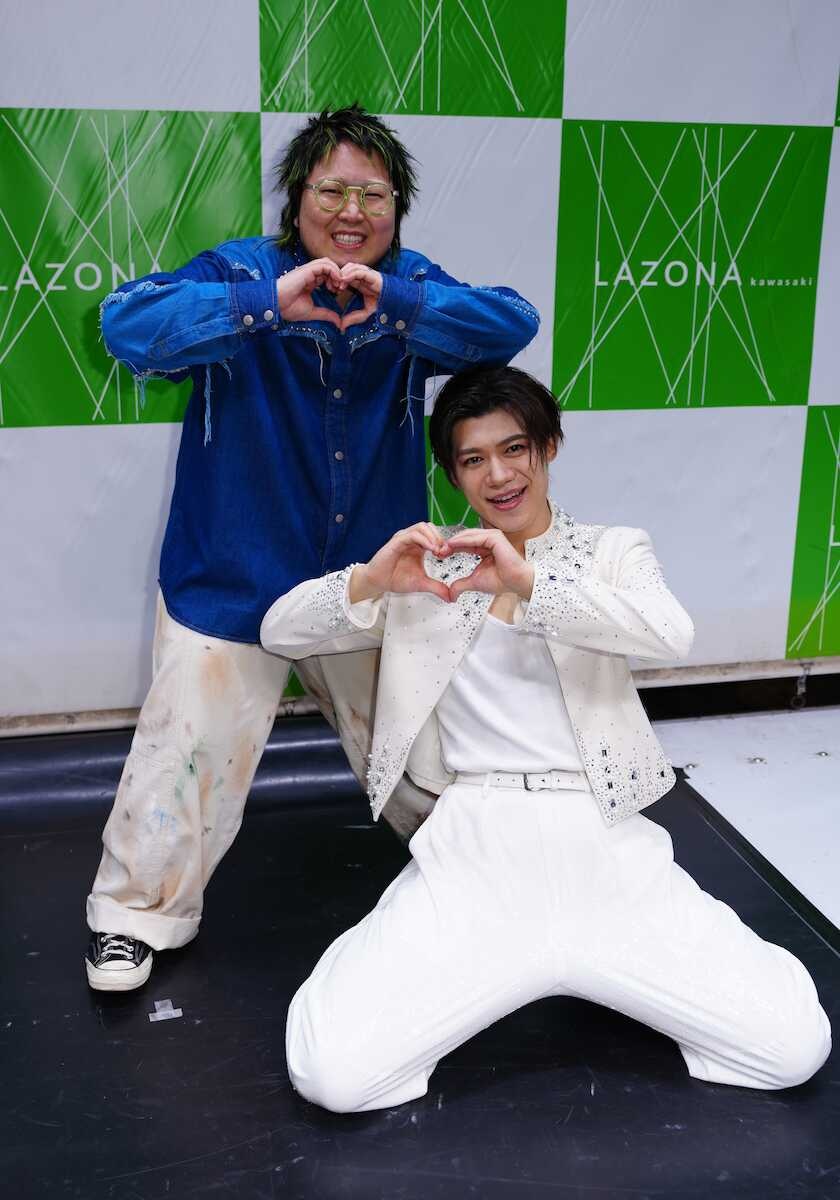 新浜レオン、“紅白同級生”こっちのけんとと熱唱!「LOVEしないダンス」で1500人とハートの交換