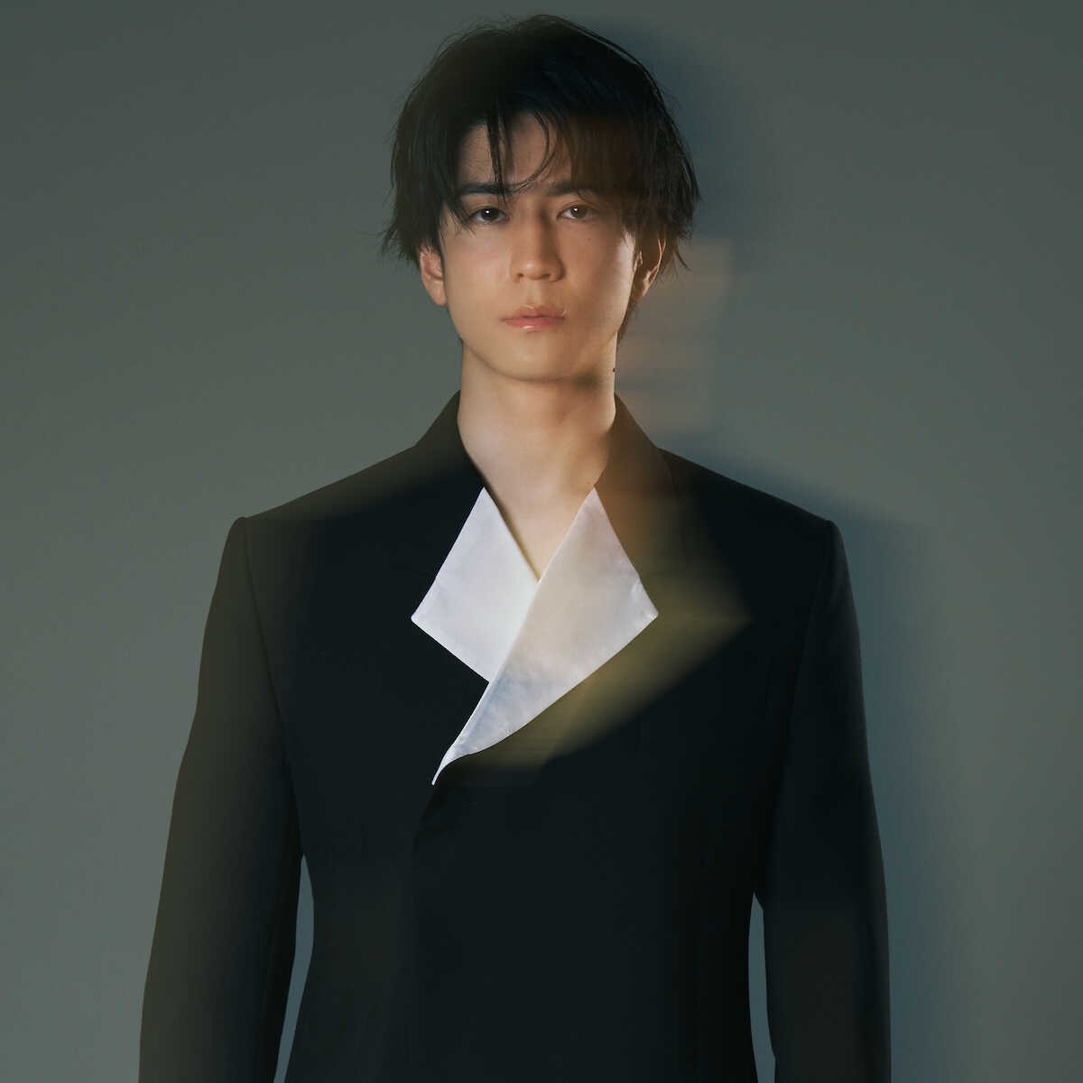 中島裕翔&新木優子、月9「SUITS」で「ゆとゆこ」ファンも注目の関係 互いを呼び捨て