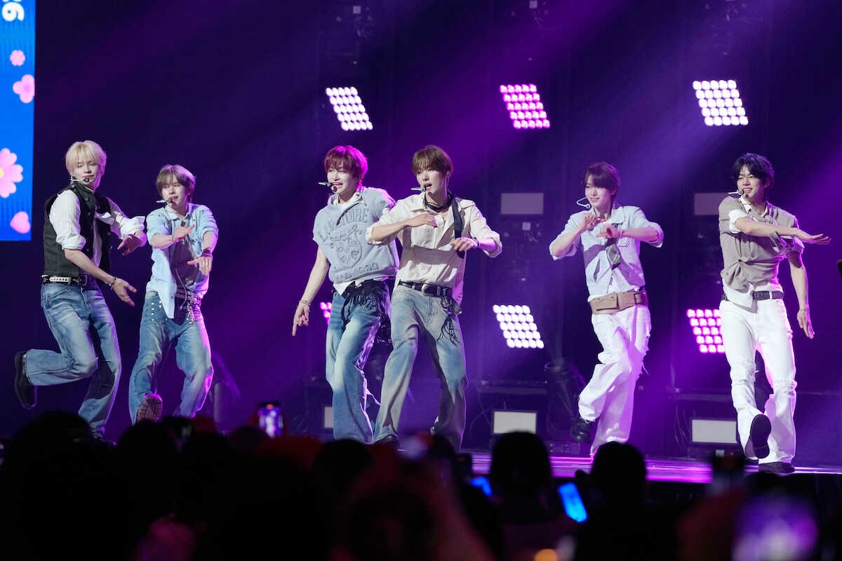 TWSがKCON JAPANで幕張を魅了! 爽やかな笑顔と軽やかな歌声で「42(サイ)」を癒やす