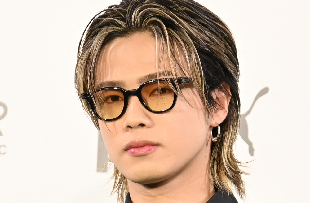 コムドット・やまと、デザイン“パクリ”認め謝罪 人気アーティストグッズに酷似「不快な思いをさせた」