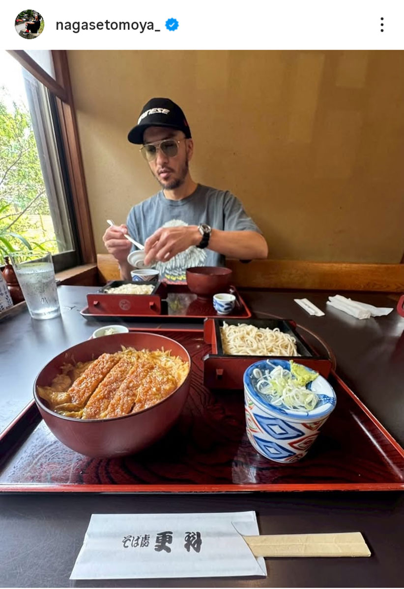 長瀬智也、出身地のそば店で「第二のおふくろの味」カツ丼せいろランチセットを披露
