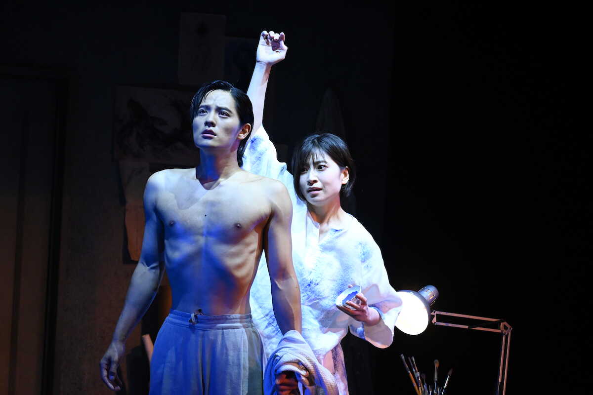 岡本圭人、主演舞台で「半分以上、上半身裸」! 徹底した食事制限&ジム通いで鍛え上げた肉体美を披露